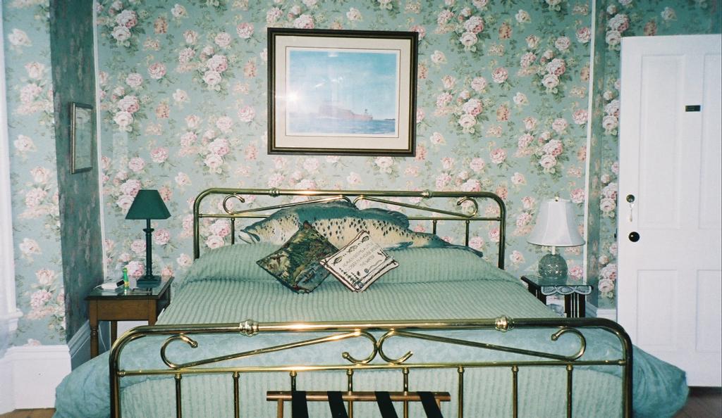 Captains Quarters Inn Bed & Breakfast Lexington MI 48450 8103592196